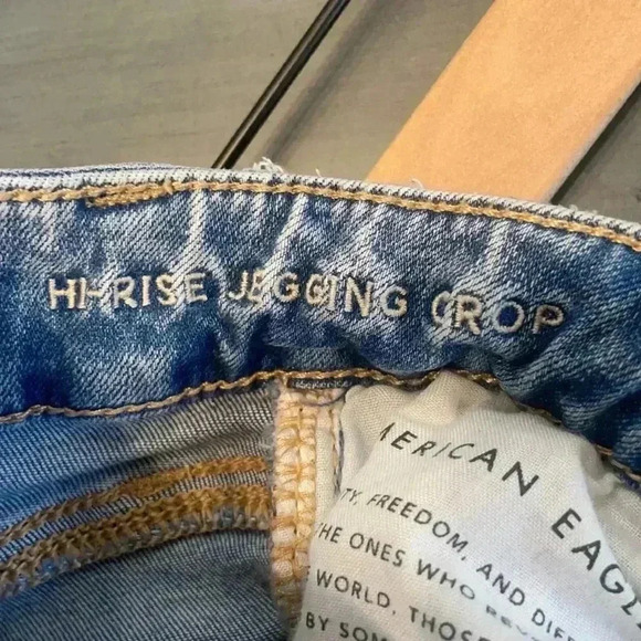 AMERICAN EAGLE Women’s Distressed Cropped Jeggings - Picture 8 of 9